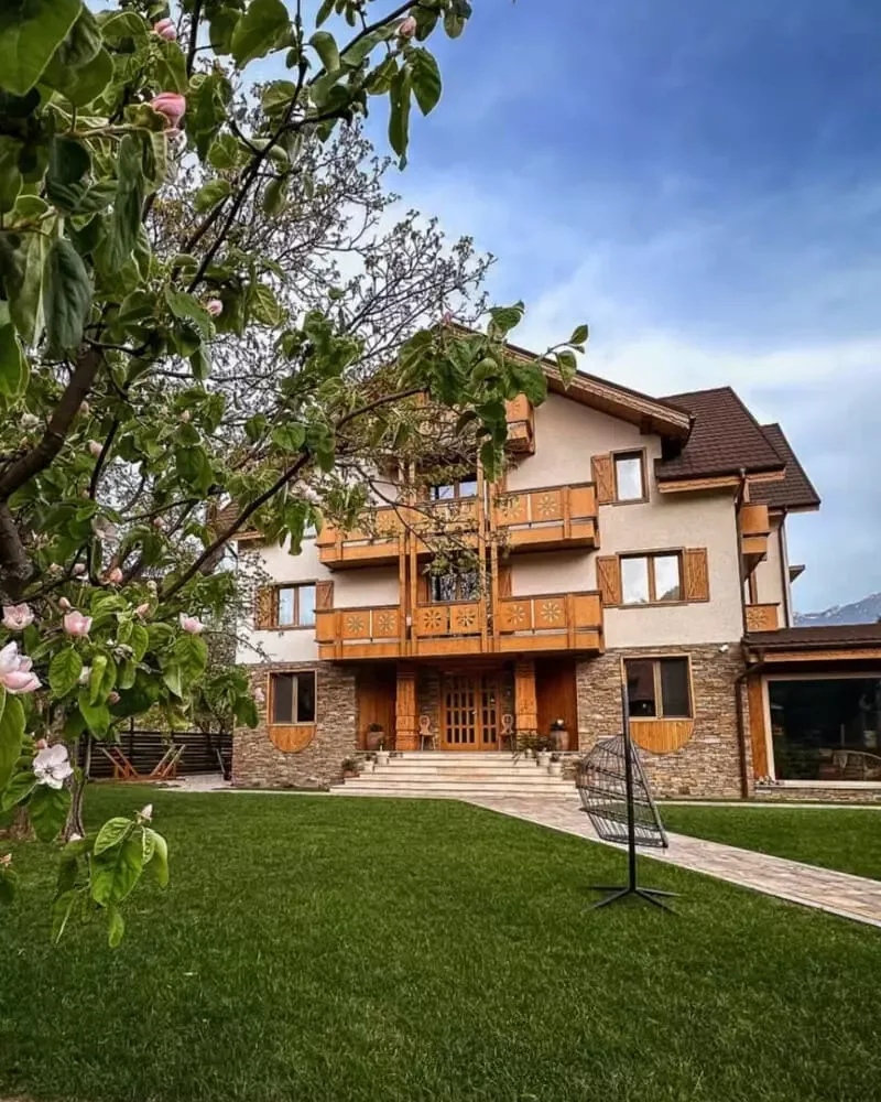 Zara Chalet